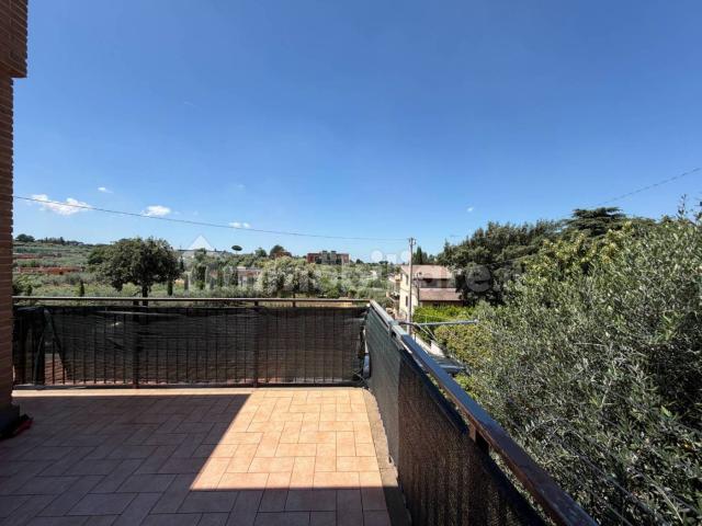 Appartamento via delle Cisternole, Frascati