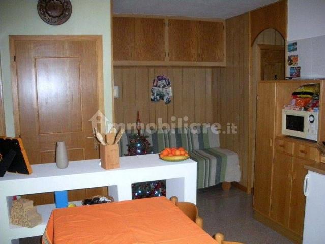 Appartamento via delle Vacare 11, Almazzago, Commezzadura