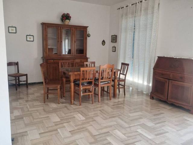 Appartamento via Genova 3, Gaeta