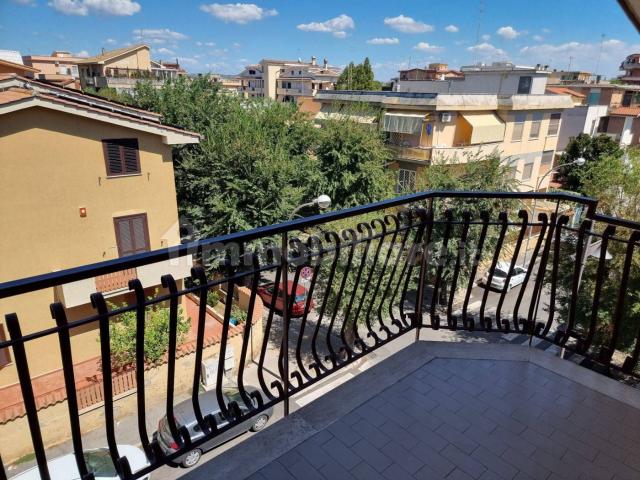 Appartamento via Genova, Centro, Ladispoli