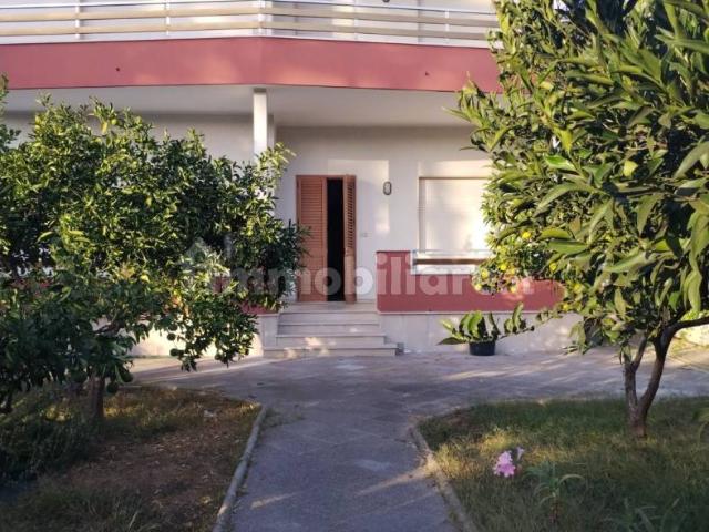 Appartamento via Lizzanello 67, Centro, Cavallino