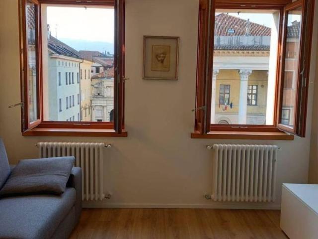 Appartamento via piazza Emanuele, Centro, Belluno