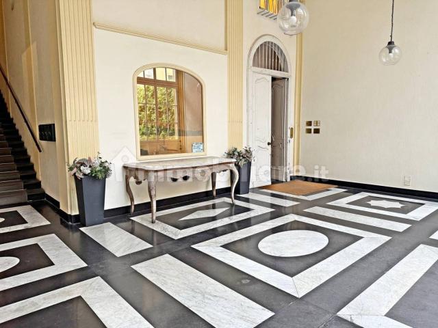 Appartamento via Roma 8A, Centro Città, Genova