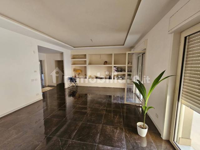 Appartamento via Rosolino Pilo, Centro, Giarre