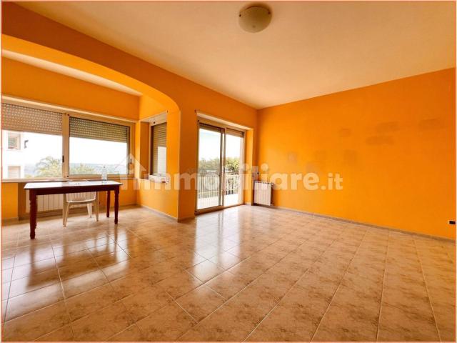 Appartamento via Santa Maria la Noce, Centro, Formia