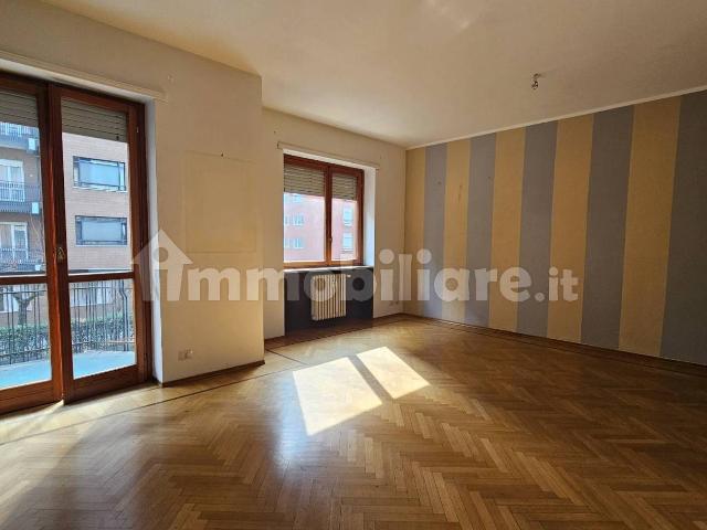Appartamento via Ventimiglia 82, Nizza Millefonti, Torino