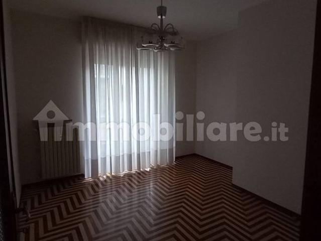 Appartamento via Vittorio Veneto 11b, Centro, Borgosesia