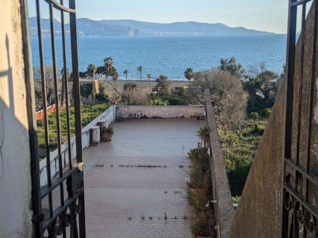 Appartamento vista mare a Torre Annunziata
