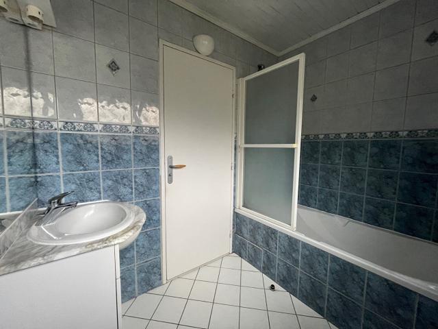 Appartement5 pièce s 90 m2 non meublé