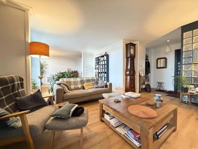DUPLEX