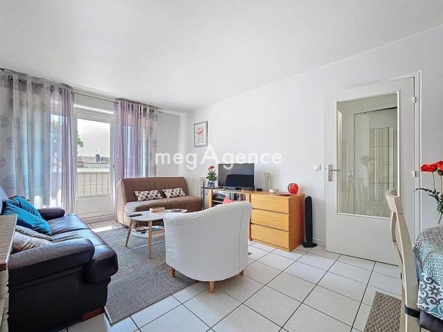 APPARTEMENT 47 M² QUARTIER GARE AVEC CAVE ET PARKING
