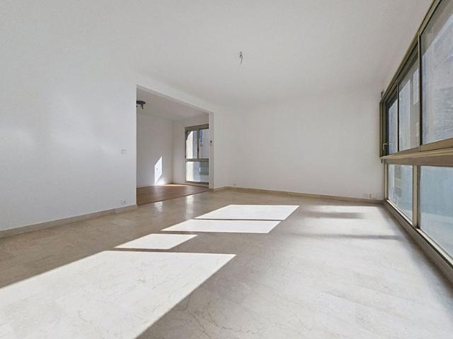 Appartement 4/5 pièces avec parking et ascenseur à Avignon