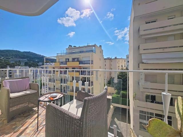 APPARTEMENT 4 P 98 m2 LE CANNET