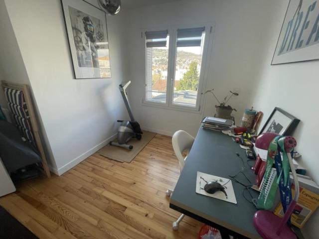 Appartement 4 pièce s 13 chambre s 70 m²