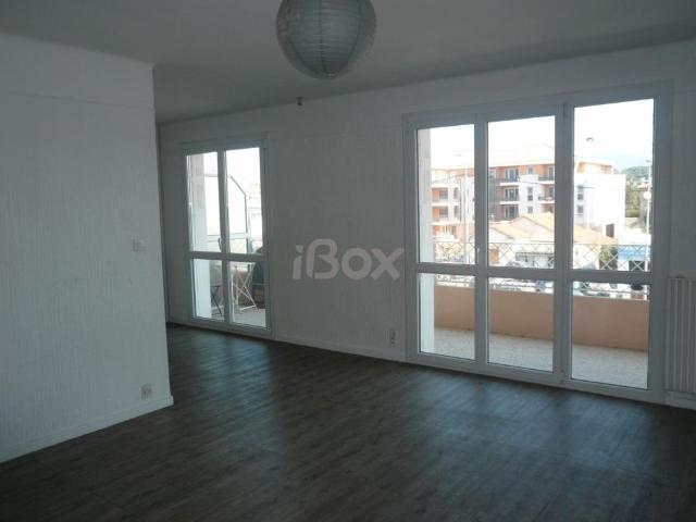 Appartement 4 pièce s 2 chambre s 74.9 m²