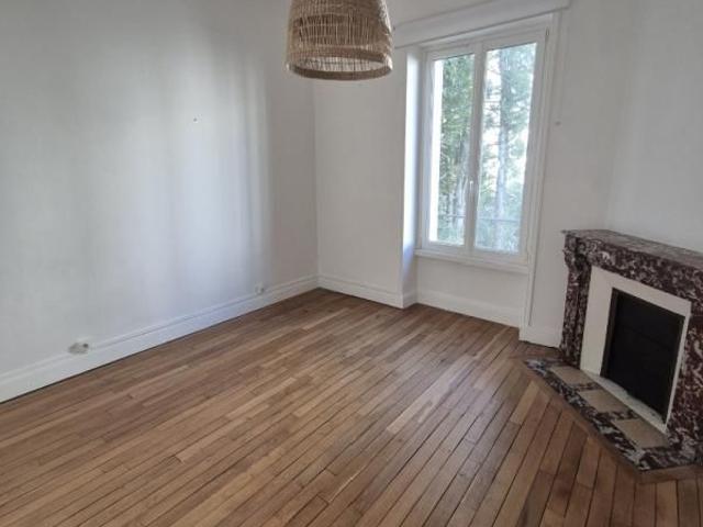 APPARTEMENT 4 pièce s 83m²