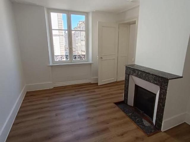APPARTEMENT 4 pièce s 85m²