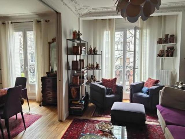 Appartement 4 pièce s 88,69 m2 dans un bel immeuble haussmannien, quartier Convention