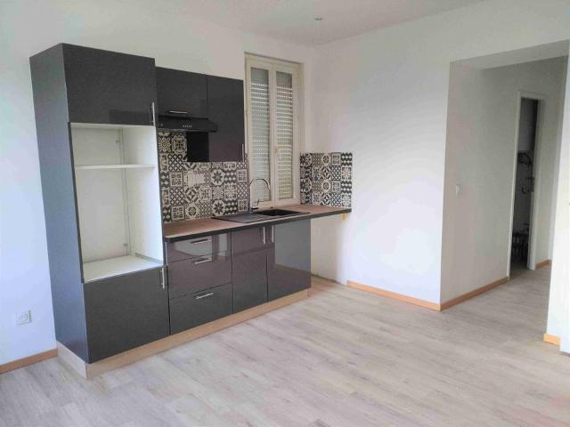 Appartement 4 pièces, 45 m² à louer à Castillon la Bataille 33350