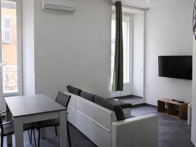 Appartement 4 pièces / 60 m² / 140 000 EUR / VIDAUBAN