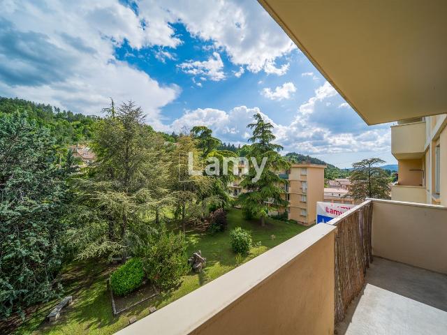 Appartement 4 Pieces 61 m2 digne les bains