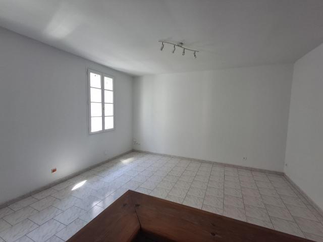 Appartement 4 pièces, 61 m² à louer à Réalmont 81120
