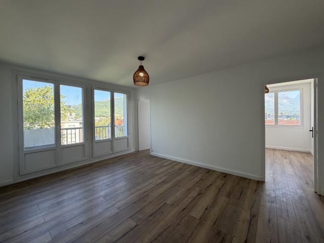 Appartement 4 pièces, 67 m² à louer à Saint Martin d'Hères 38400