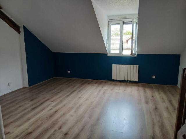 Appartement 4 pièces, 66 m² à louer à Fesches le Châtel 25490
