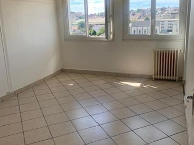 Appartement 4 Pieces 68 m2 aurillac