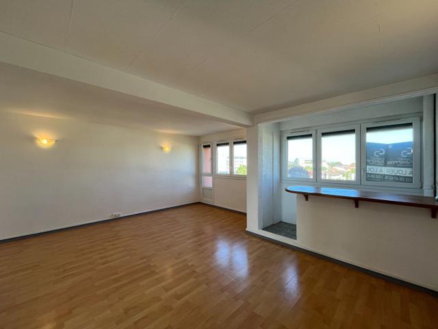 Appartement 4 pièces, 69 m² à louer à Tinqueux 51430