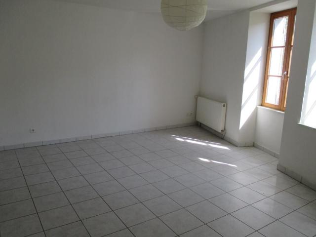 Appartement 4 pièces, 69 m² à louer à Port sur Saône 70170
