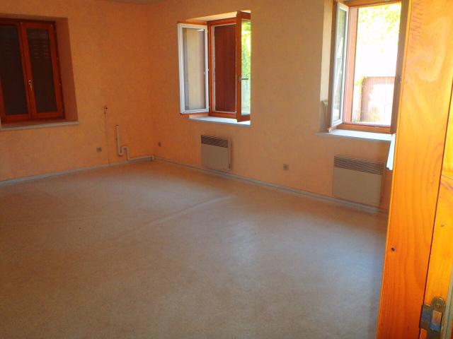 Appartement 4 pièces 73m² ST BONNET LE CHATEAU