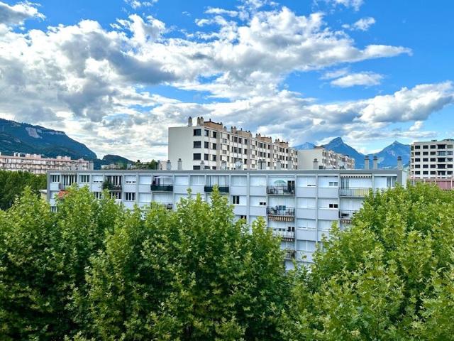 Appartement 4 pièces, 70 m² à louer à Échirolles 38130