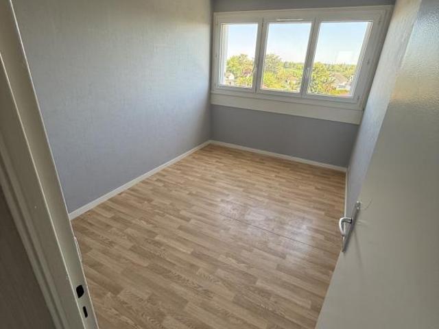Appartement 4 pièces, 70 m² à louer à Issoudun 36100