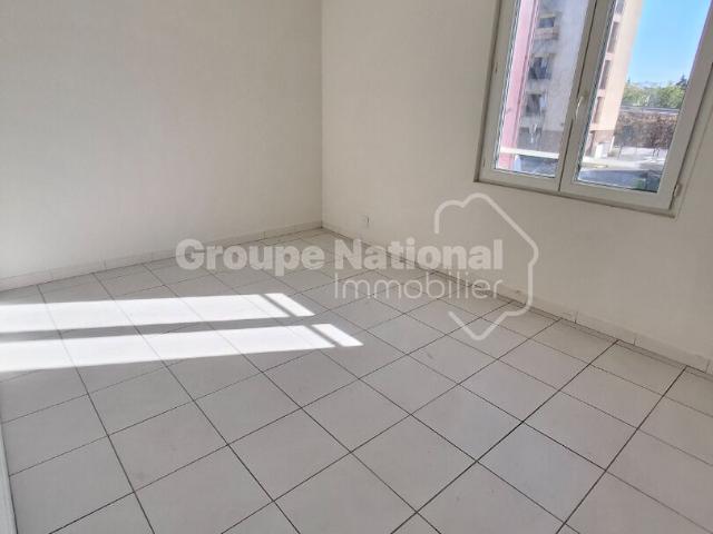 Appartement 4 pièces, 70 m² à louer à Le Pontet 84130