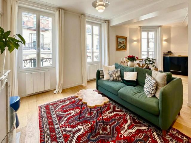 Appartement 4 pièces 71 m² Paris 17ème Courcelles/Cardinet 5 ème et dernier étage avec ascenseur 3 chambres