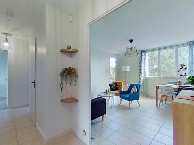 Appartement 4 pièces, 72 m² à louer à Bron 69500