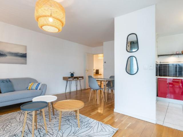 Appartement 4 pièces, 77 m² à louer à Saint Genis Laval 69230