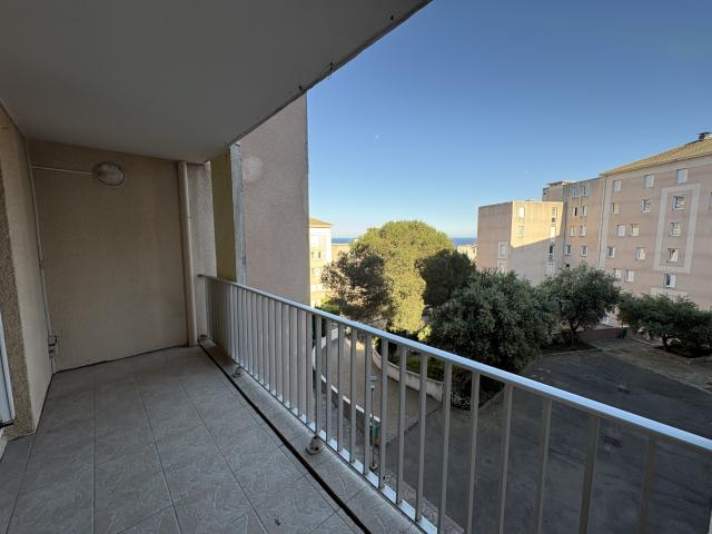 Appartement 4 pièces 77 m²