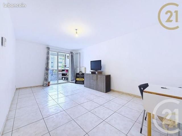 Appartement 4 pièces 77 m²