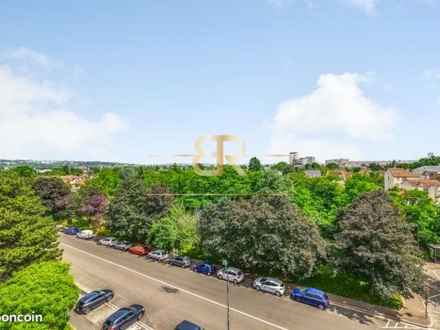 Appartement 4 pièces 77 m²