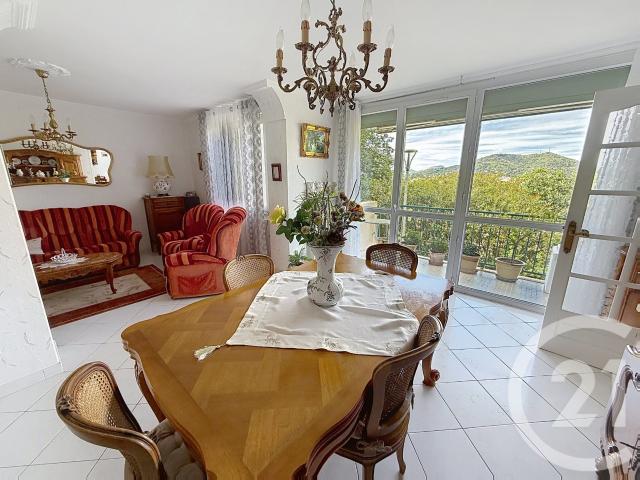 Appartement 4 pièces 77 m²