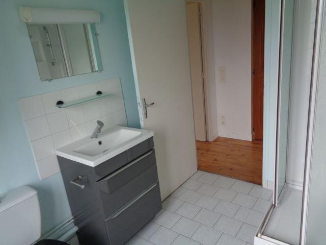 Appartement 4 pièces, 74 m² à louer à Lusigny 03230
