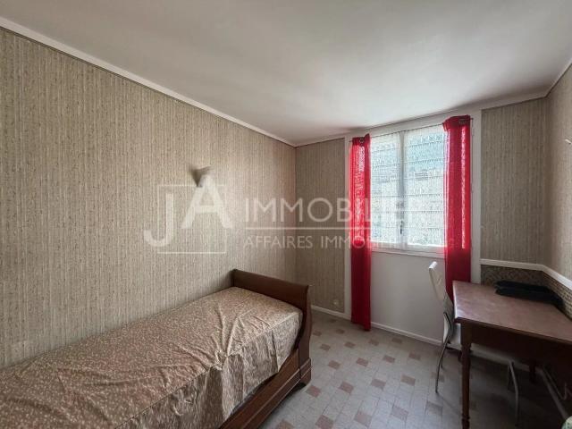 Appartement 4 pièces, 74 m² à louer à Nice 06100