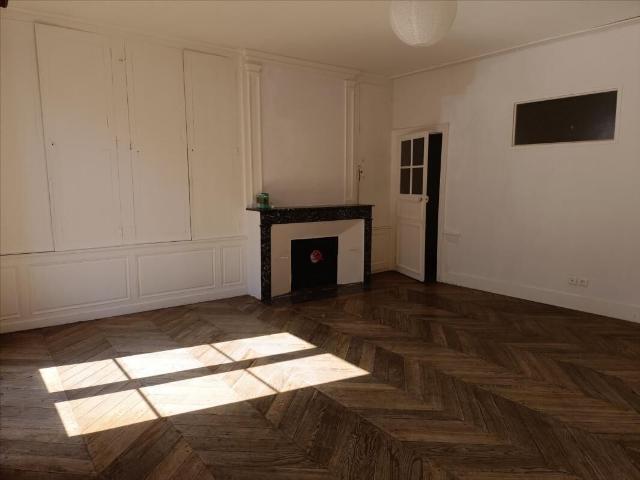 Appartement 4 pièces, 74 m² à louer à Riom 63200