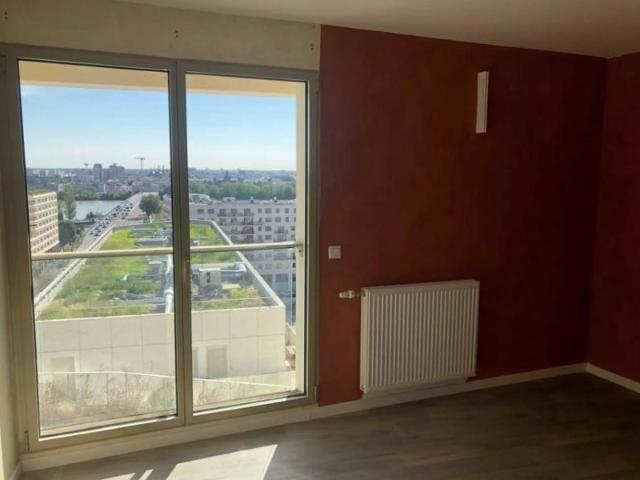 Appartement 4 pièces, 75 m² à louer à Bordeaux 33000