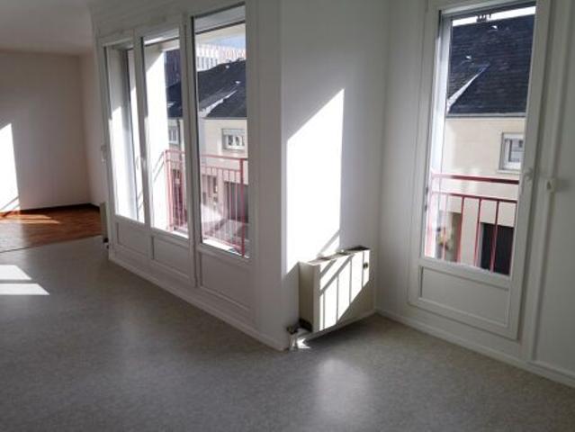 Appartement 4 pièces 75m2 REIMS 780 euros