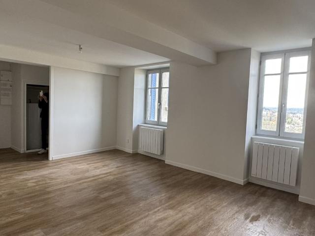Appartement 4 pièces, 76 m² à louer à Thiers 63300