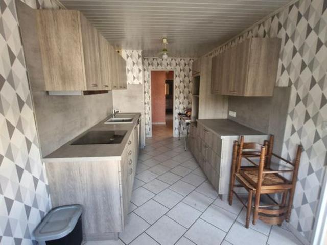 Appartement 4 pièces, 76 m² à louer à Troyes 10000