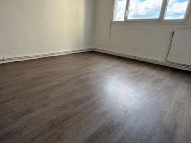 Appartement 4 pièces, 76 m² à louer à Vénissieux 69200